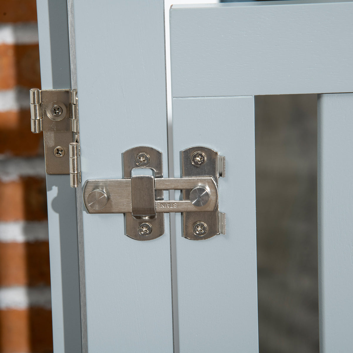 Opvouwbaar Dubbelzijdig Houten Hek voor Honden, 4 Panelen met Deur, Steunvoeten, 205 x 60 cm, Grijs