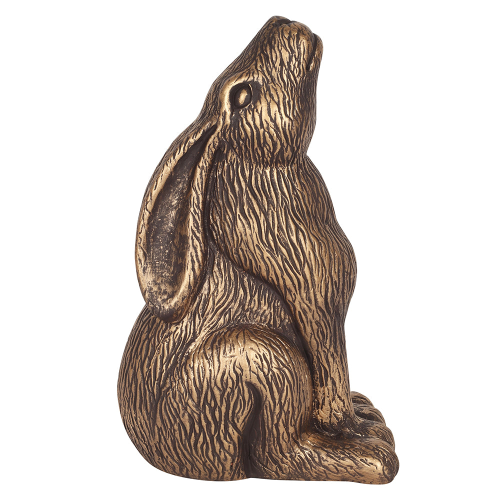 Bronzen terracotta tuindecoratie van een naar de maan kijkende haas