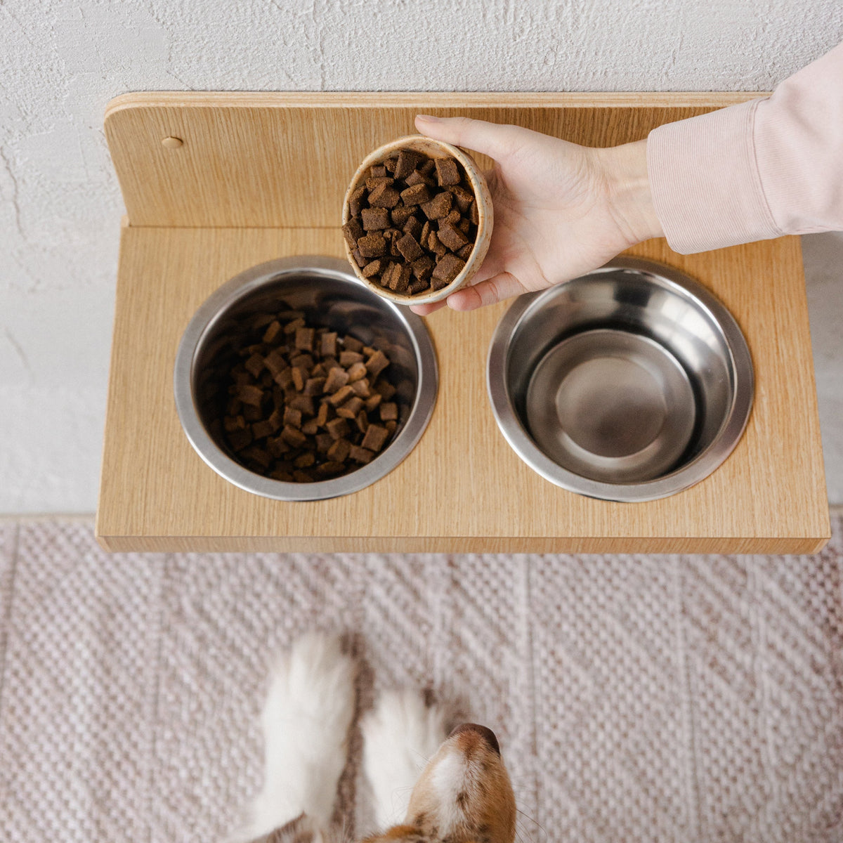 Hanging wooden dog feeder with wall protection, Floating raised dog bowls