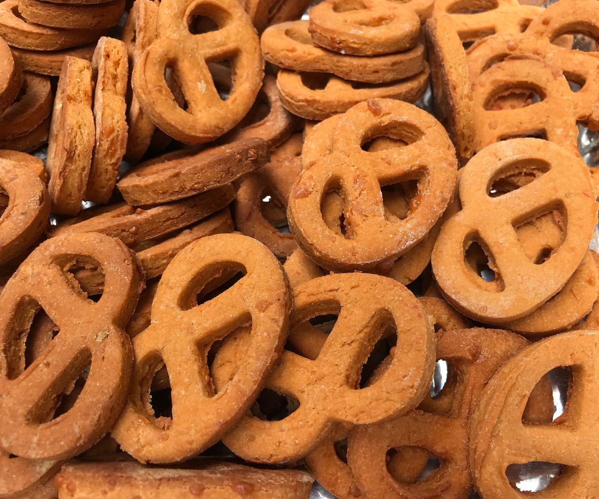 Pizza Pretzels Grain Free Dog Treats (10 oz)
