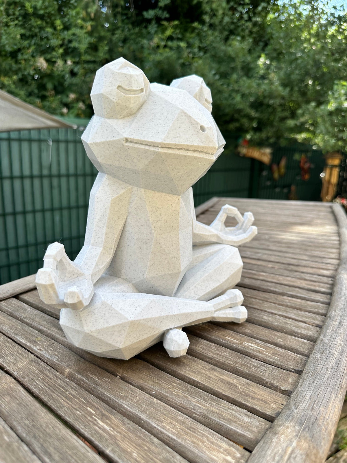 Zen kikker in steeneffect – 3D-geprinte meditatieve decoratie