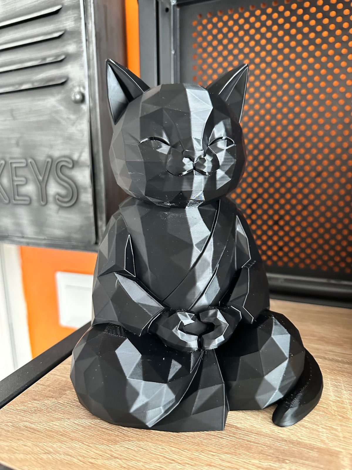 Geometrische zen-kat voor binnenshuis – Diverse maten en kleuren