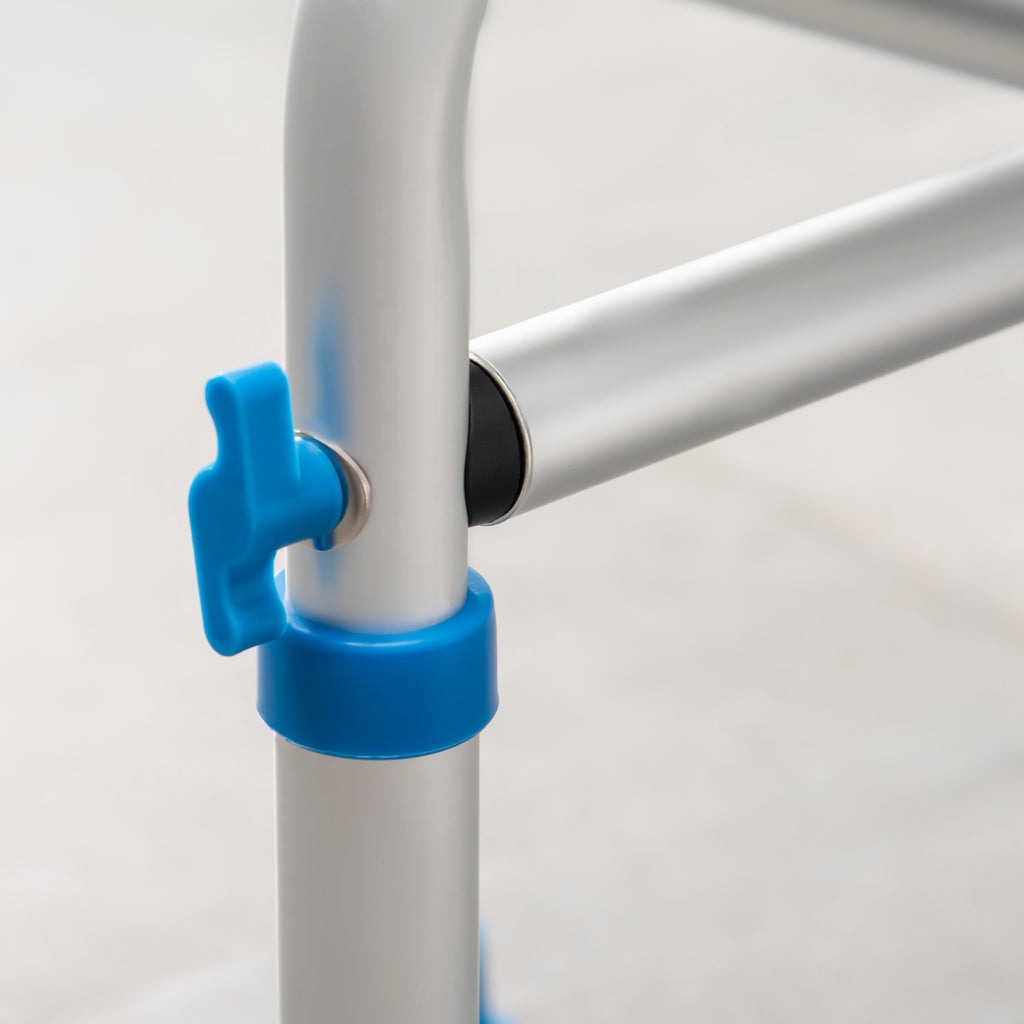 Douchestoel douchekruk - gevoerde en verstelbare zitting, antislip zuignapdoppen, van blauw aluminium